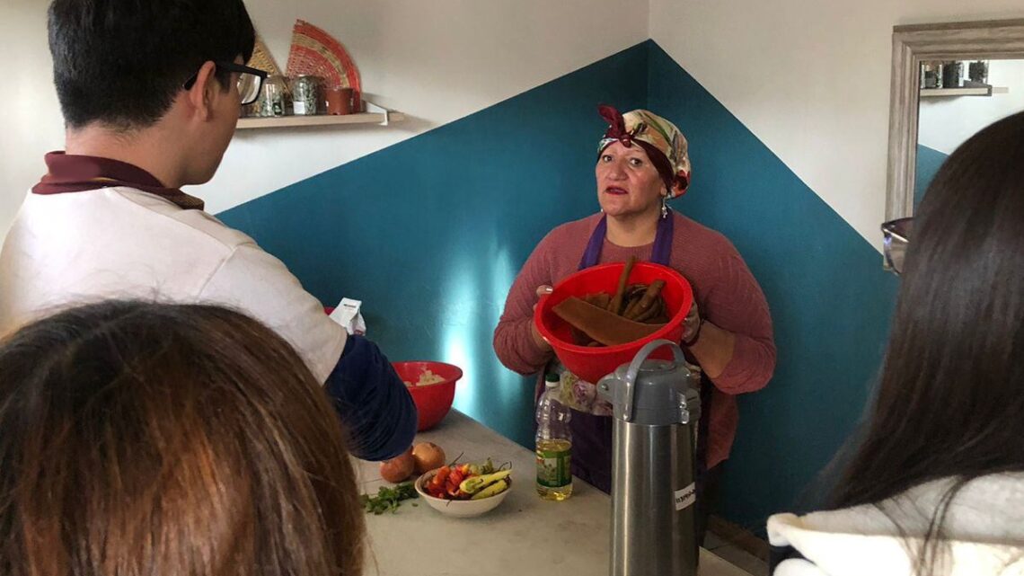 Prepararon comida mapuche y jugaron palín para celebrar We Tripantu en La Casona de Pedro Aguirre Cerda