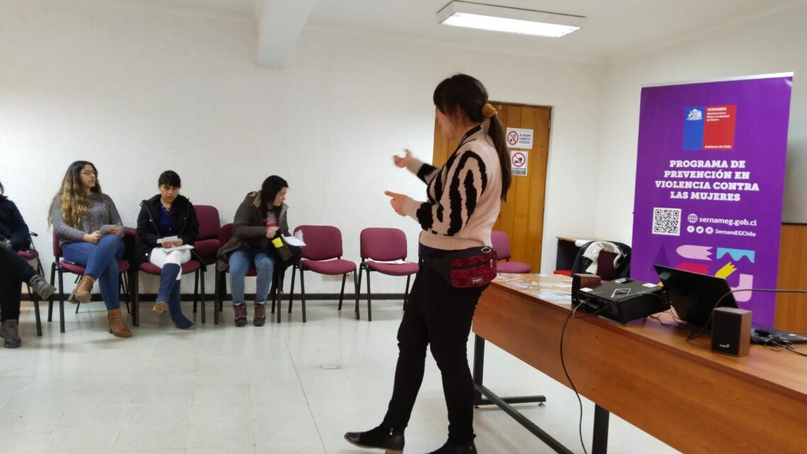 Equipo de La Casona Talca se capacitó en Prevención de Violencia Contra las Mujeres